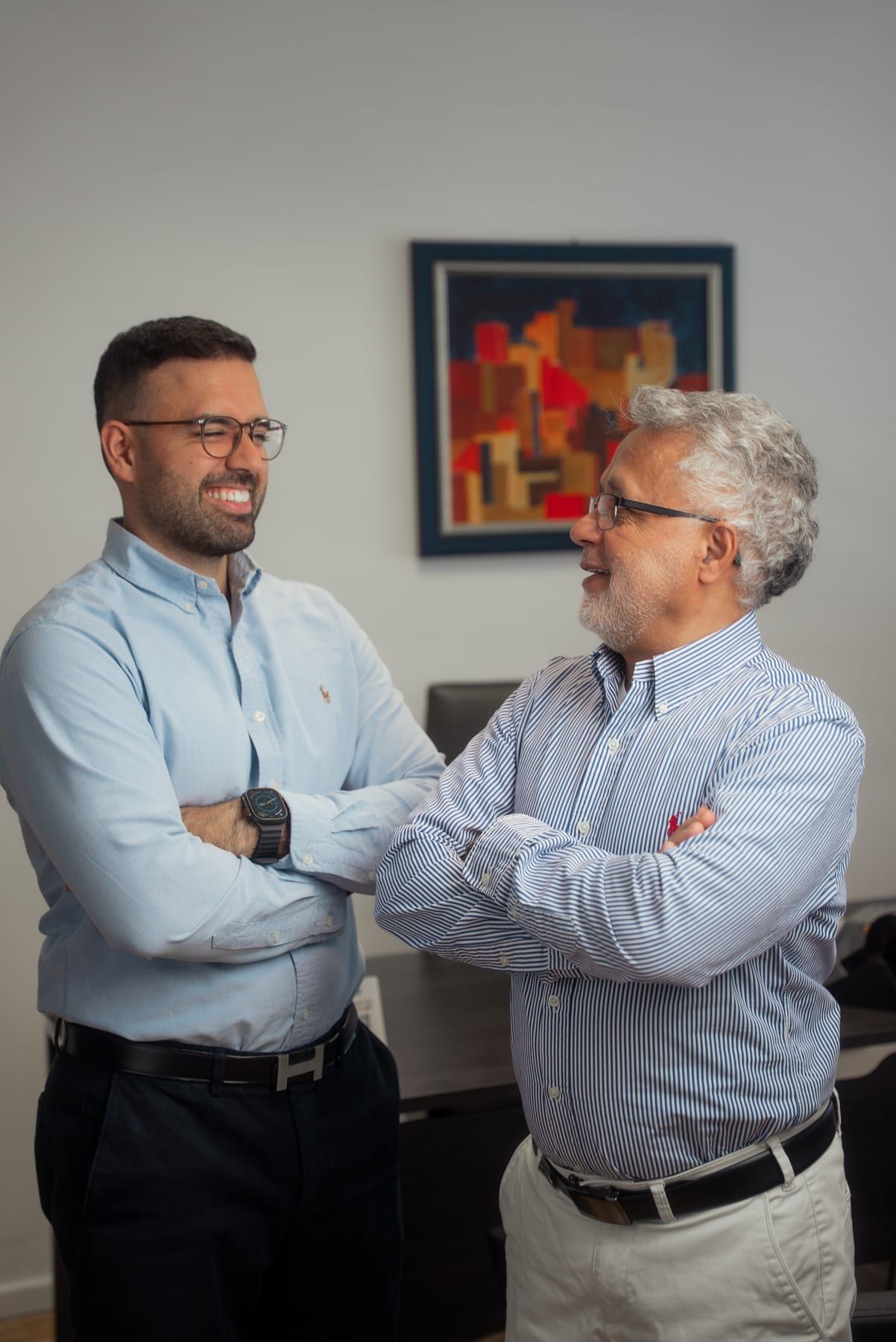 Dr. Sultan Afghanyar und Dr. Feroz Afghanyar — Inhaber und Operateur des AOZ Wiesbaden